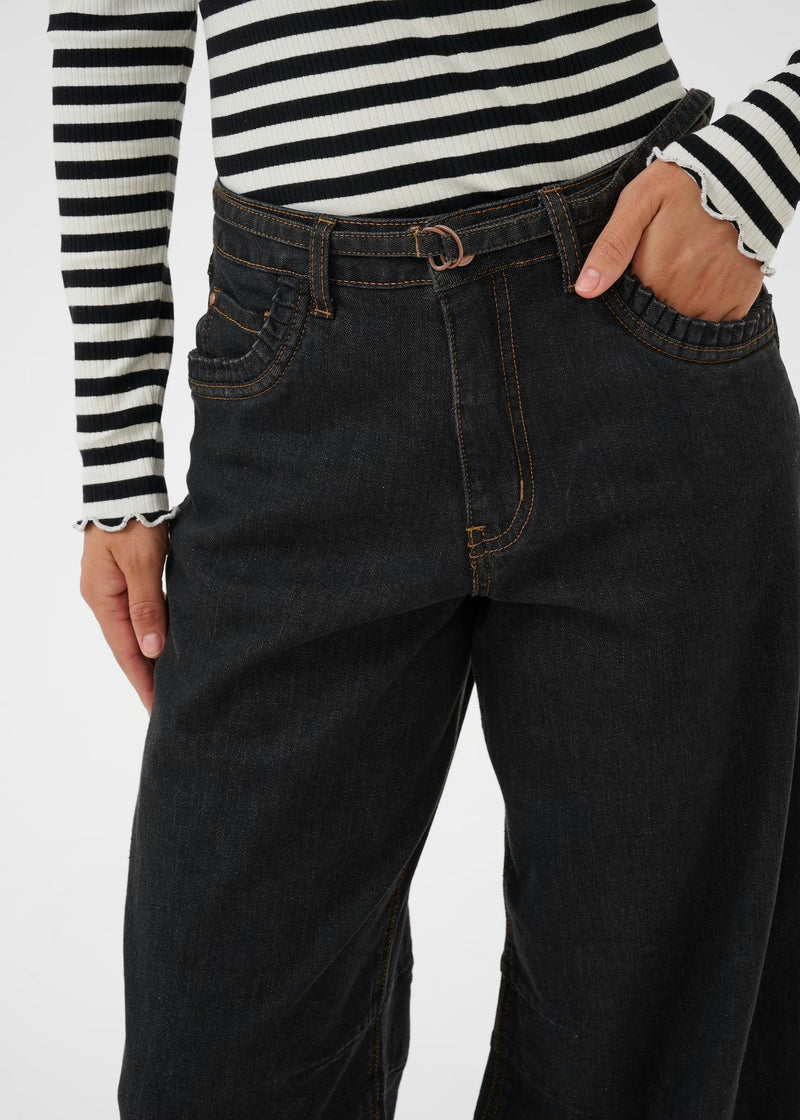 Caysa Barrel Jeans
