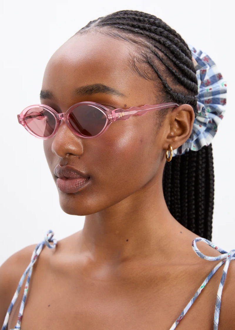 Slim Oval Sunglasses With Wavy Temple | Pink