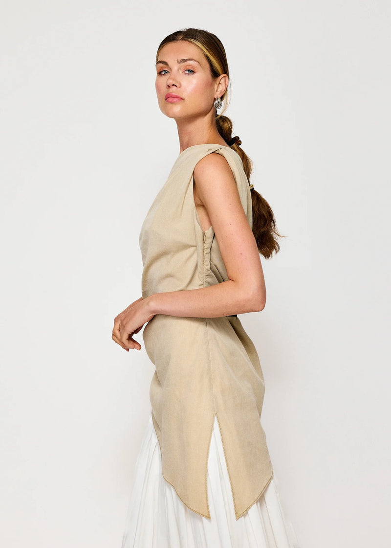 Laia Assymetric Top