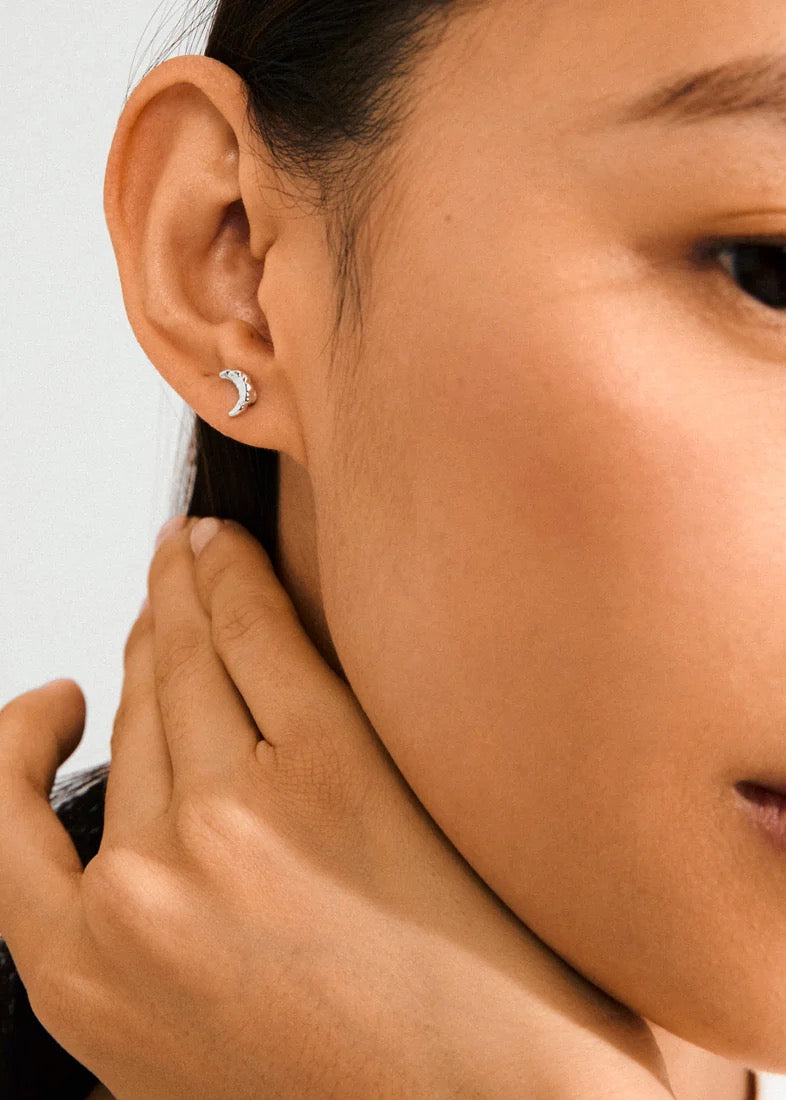 BETWEEN Moon Earrings | Silver-Plated
