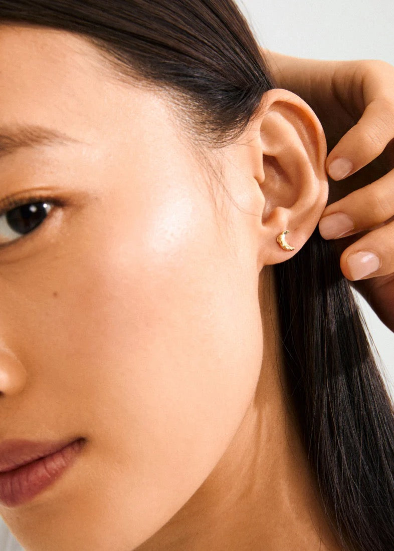 BETWEEN Moon Earrings | Gold-Plated