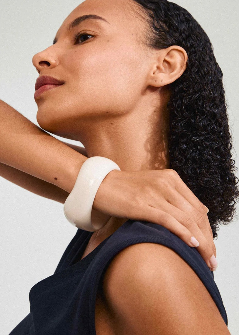 AASE Acrylic Maxi Bangle | Beige
