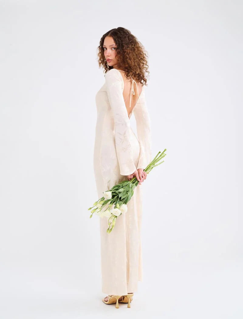 sweet talker maxi dress RUMORED Open Back | SIISTA BOUTIQUE 3 issued otherwise 25 White Bridal Shower Color:Burgundry merch012726